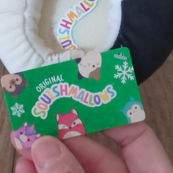 Christmas cat squishmallows slippers - Picture 4 of 5